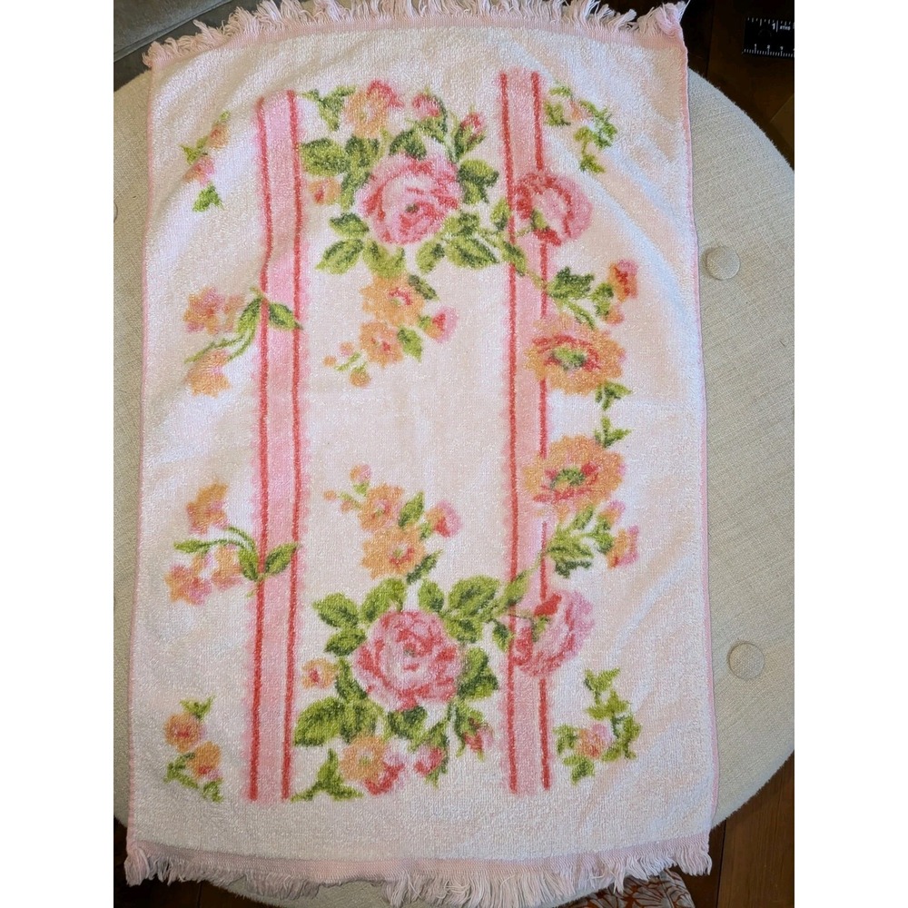 Vtg.70s Canon Pink Cottagecore Floral, Cabincore Retro Hand Towel 100% Cotton